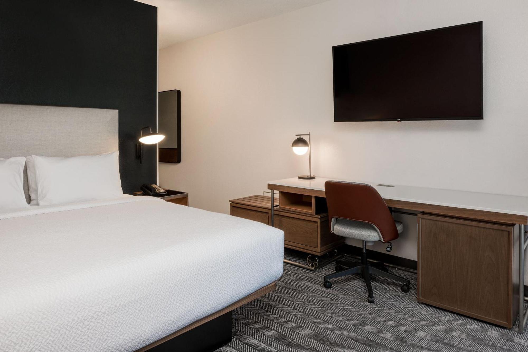 Courtyard By Marriott Charlotte Ballantyne Exterior photo
