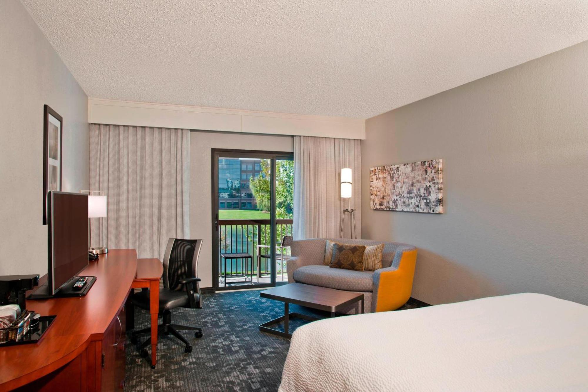 Courtyard By Marriott Charlotte Ballantyne Exterior photo